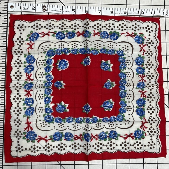 4 colorful vintage handkerchiefs, suitable for small craft/sewing projects - Picture 10 of 11